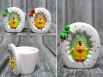 Osłonka ceramiczna na doniczkę w kształcie jajka z kurczaczkiem 5,5x4,5 cm