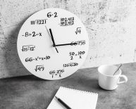 Zegar matematyka biały