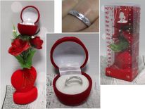 Upominek WALENTYNKOWY serce z różą + PIERŚCIONEK w pudełeczku 22x9 cm