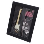 Mini gitara Pink Floyd w ramce FMG-005