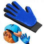 RĘKAWICA SZCZOTKA DO CZESANIA SIERŚCI PSA KOTA