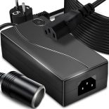 ZASILACZ PRZETWORNICA NAPIĘCIA REDUKTOR GNIAZDA ZAPALNICZKI 230V AC 12V DC -E621