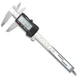 SUWMIARKA DOKŁADNA ELEKTRONICZNA CYFROWA POMIAROWA LCD 150 MM ETUI METALOWA